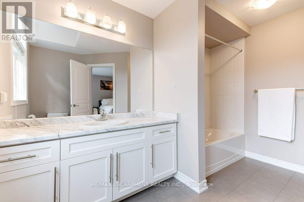 19 - 2086 Ghent Avenue, Burlington, Ontario  L7R 1Y3 - Photo 28 - W12485980