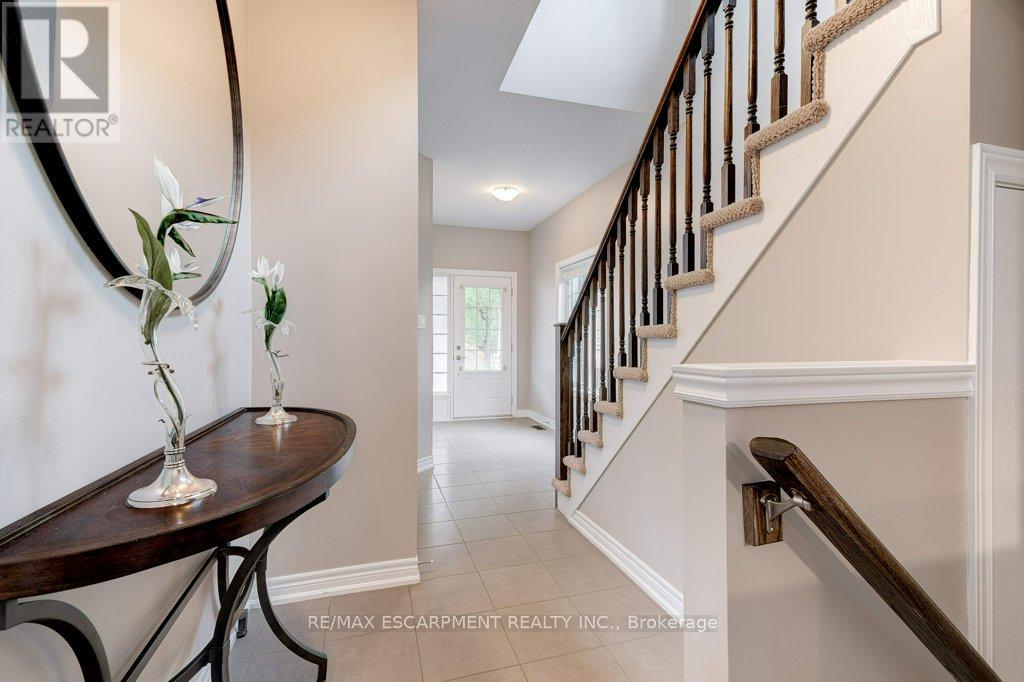 19 - 2086 Ghent Avenue, Burlington, Ontario  L7R 1Y3 - Photo 6 - W12485980