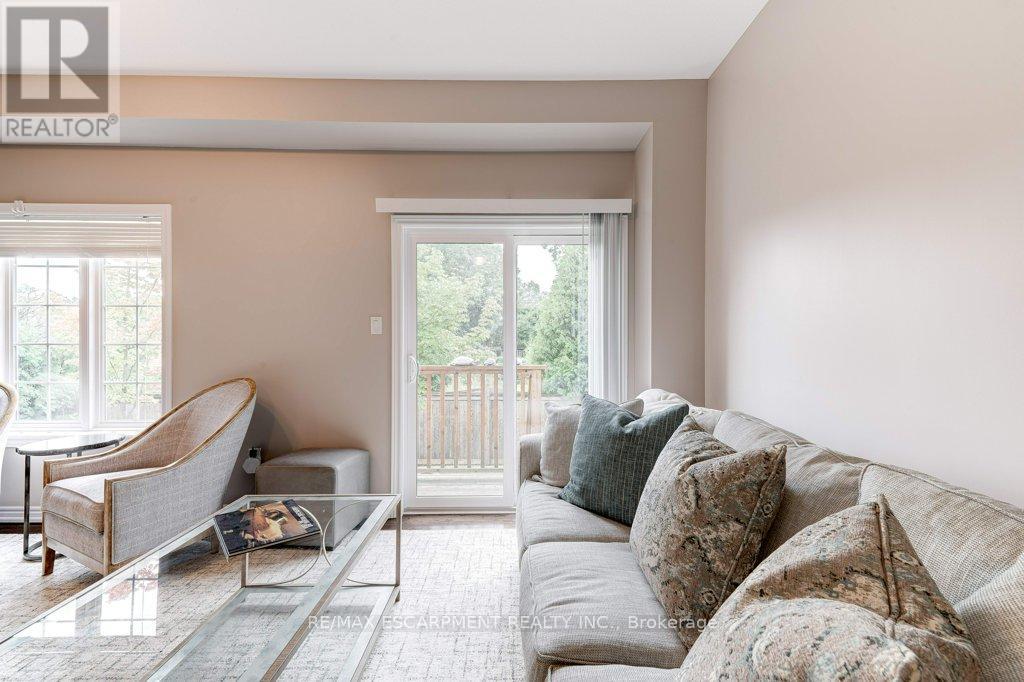 19 - 2086 Ghent Avenue, Burlington, Ontario  L7R 1Y3 - Photo 9 - W12485980