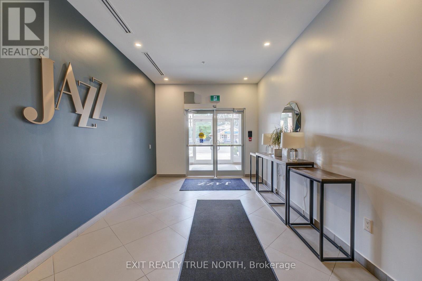 205 - 457 Plains Road E, Burlington, Ontario  L7T 0B8 - Photo 4 - W12485988