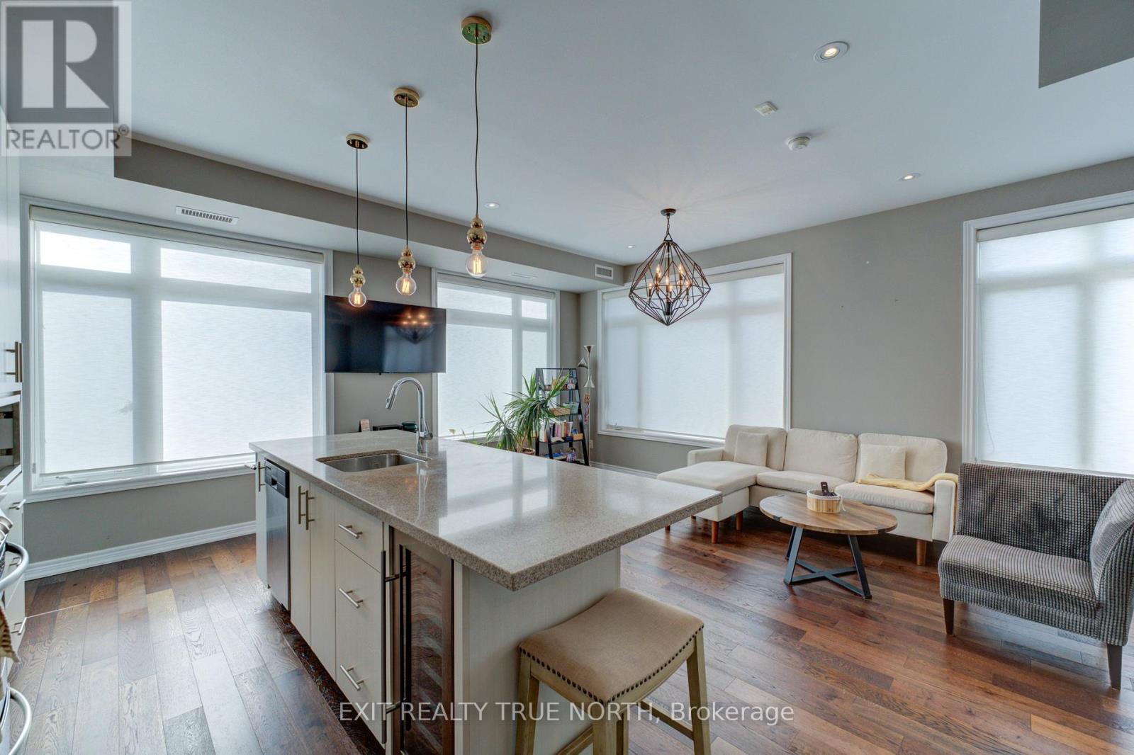 205 - 457 Plains Road E, Burlington, Ontario  L7T 0B8 - Photo 8 - W12485988