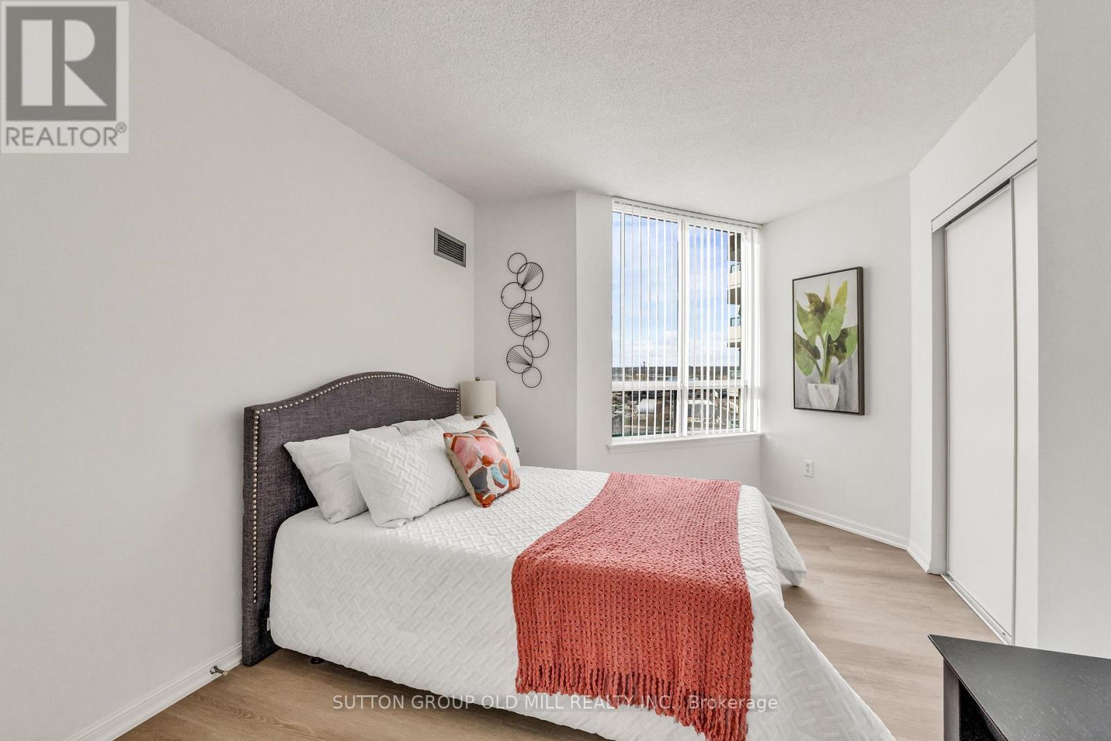 1505 - 550 Webb Drive, Mississauga, Ontario  L5B 3Y4 - Photo 25 - W12485994