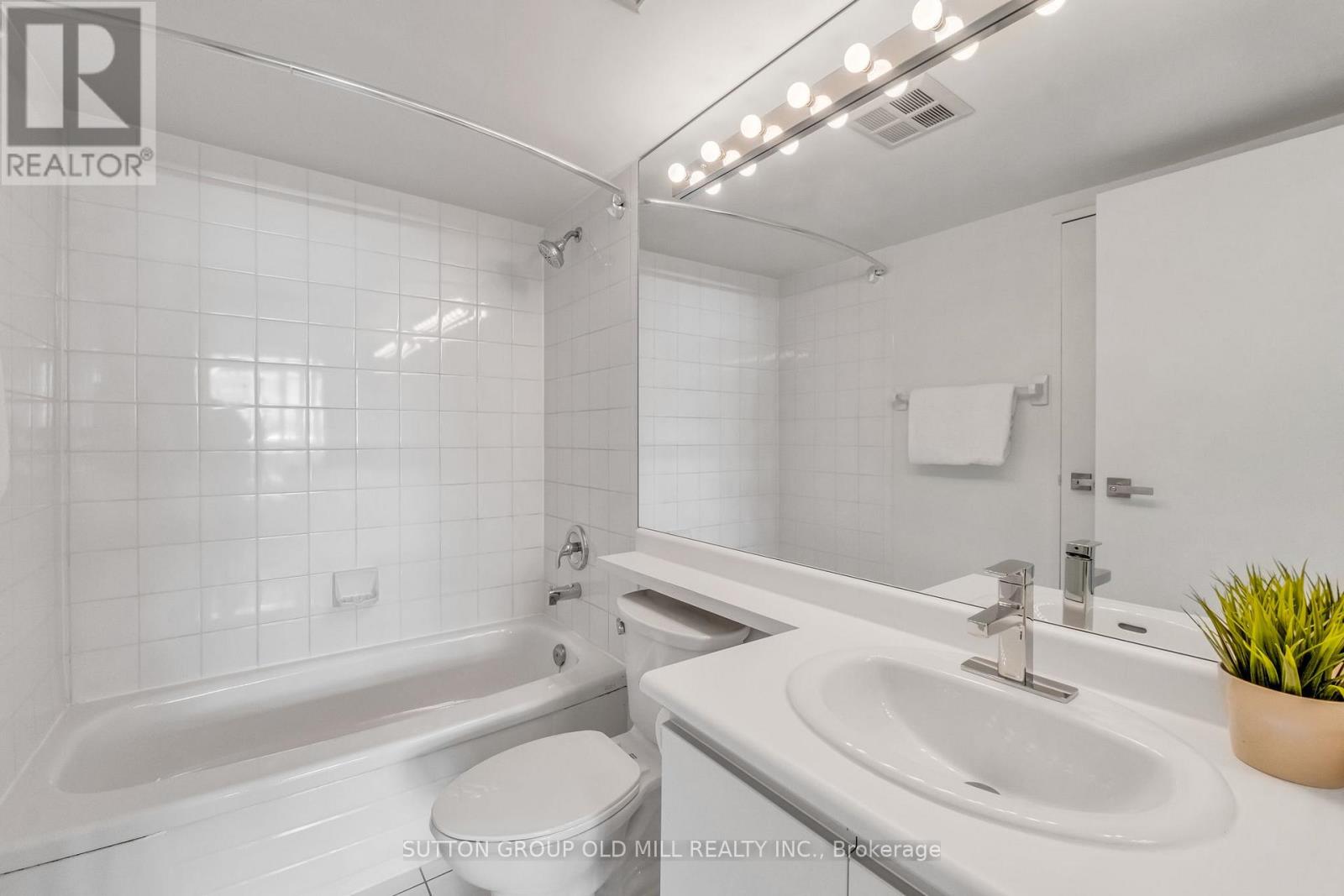 1505 - 550 Webb Drive, Mississauga, Ontario  L5B 3Y4 - Photo 30 - W12485994