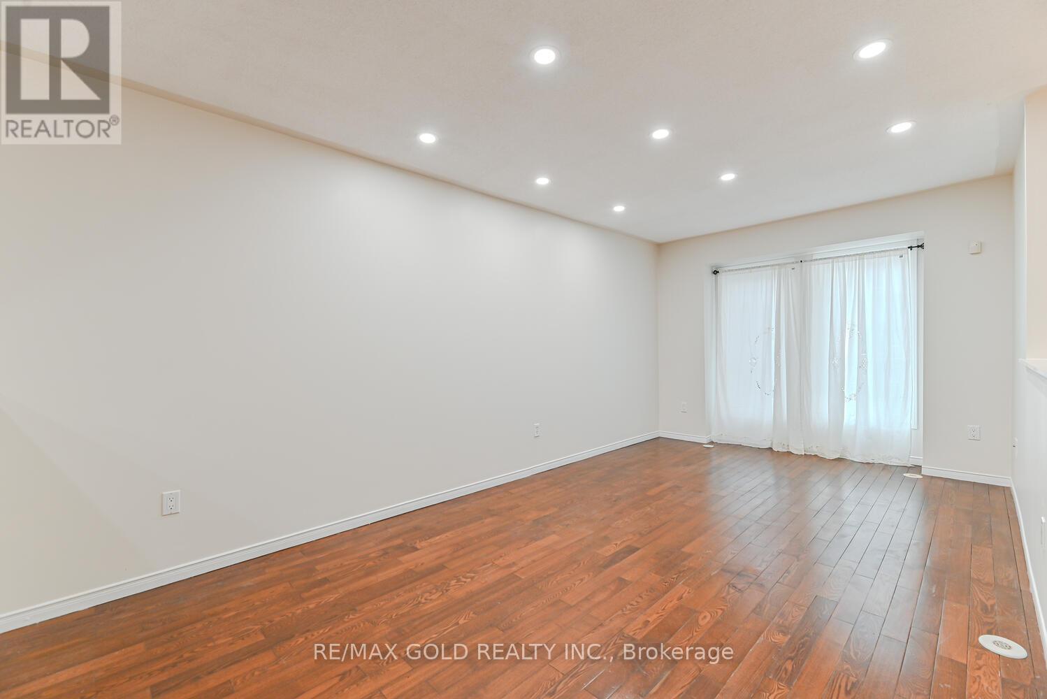 14 - 50 Strathaven Drive, Mississauga, Ontario  L5R 4E7 - Photo 4 - W12486001