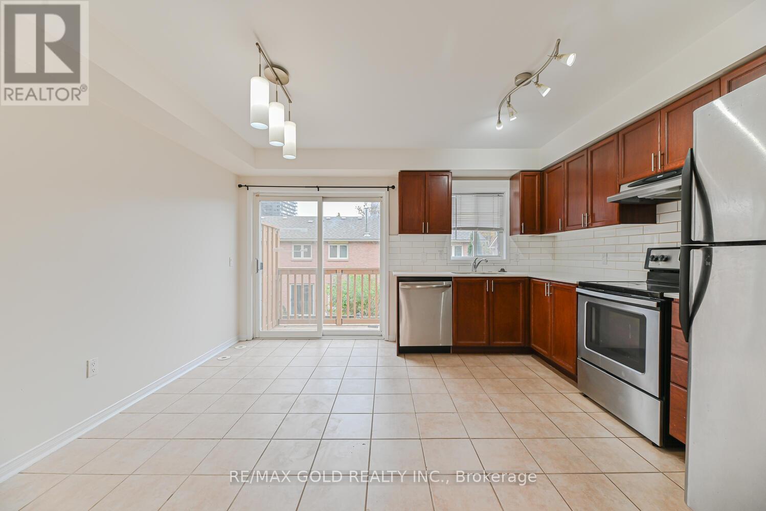 14 - 50 Strathaven Drive, Mississauga, Ontario  L5R 4E7 - Photo 7 - W12486001