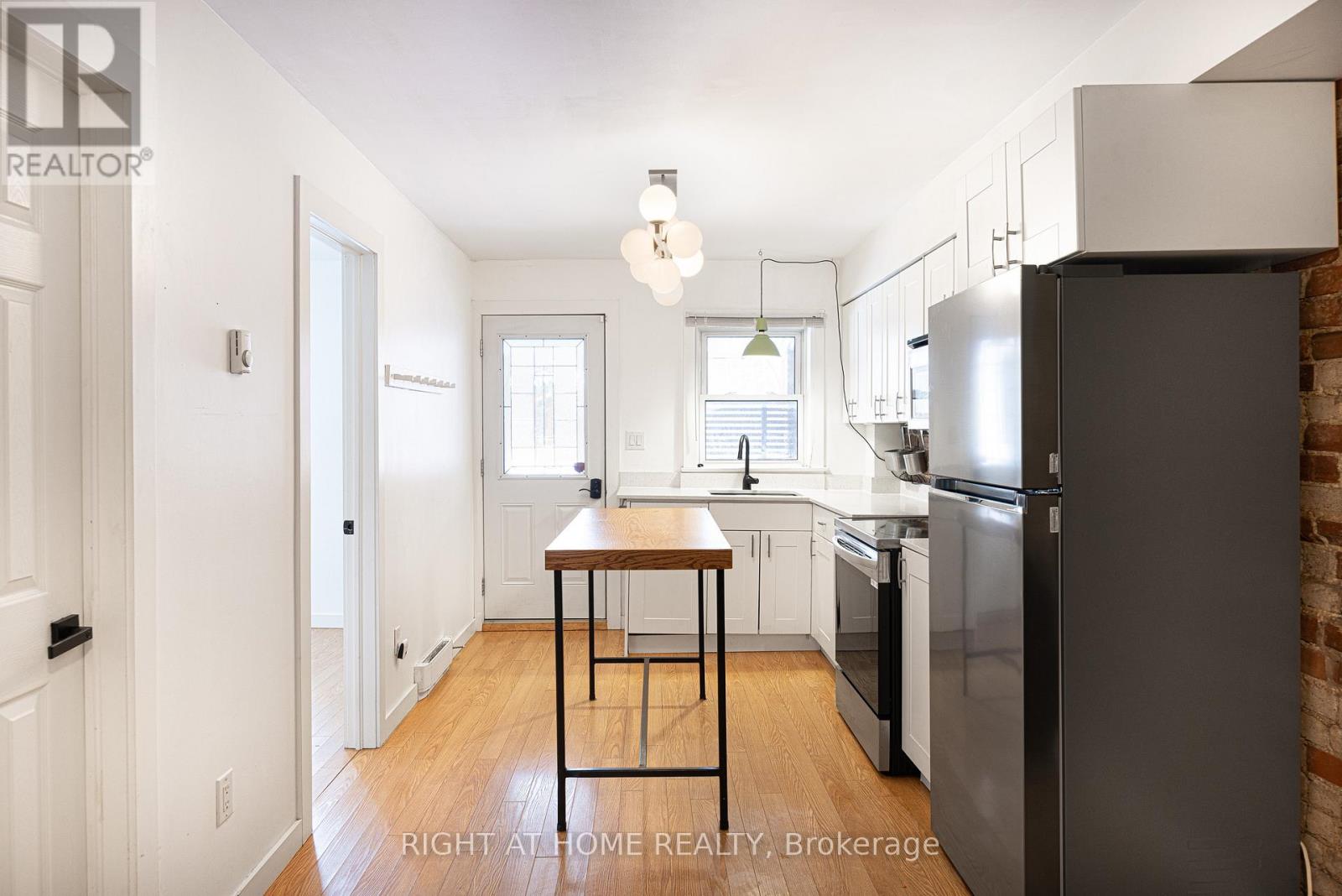 729 Indian Road, Toronto, Ontario  M6P 2E2 - Photo 11 - W12486002