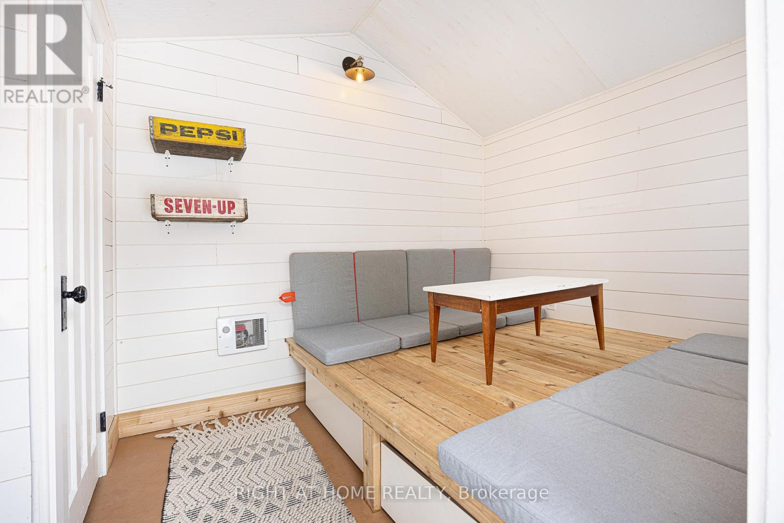 729 Indian Road, Toronto, Ontario  M6P 2E2 - Photo 17 - W12486002