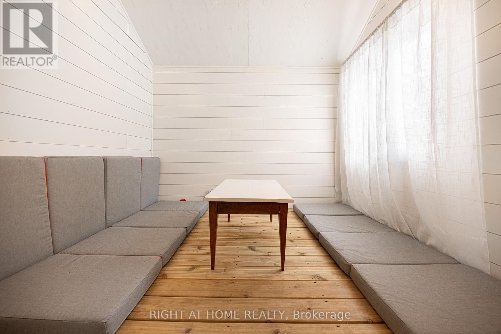 729 Indian Road, Toronto, Ontario  M6P 2E2 - Photo 18 - W12486002