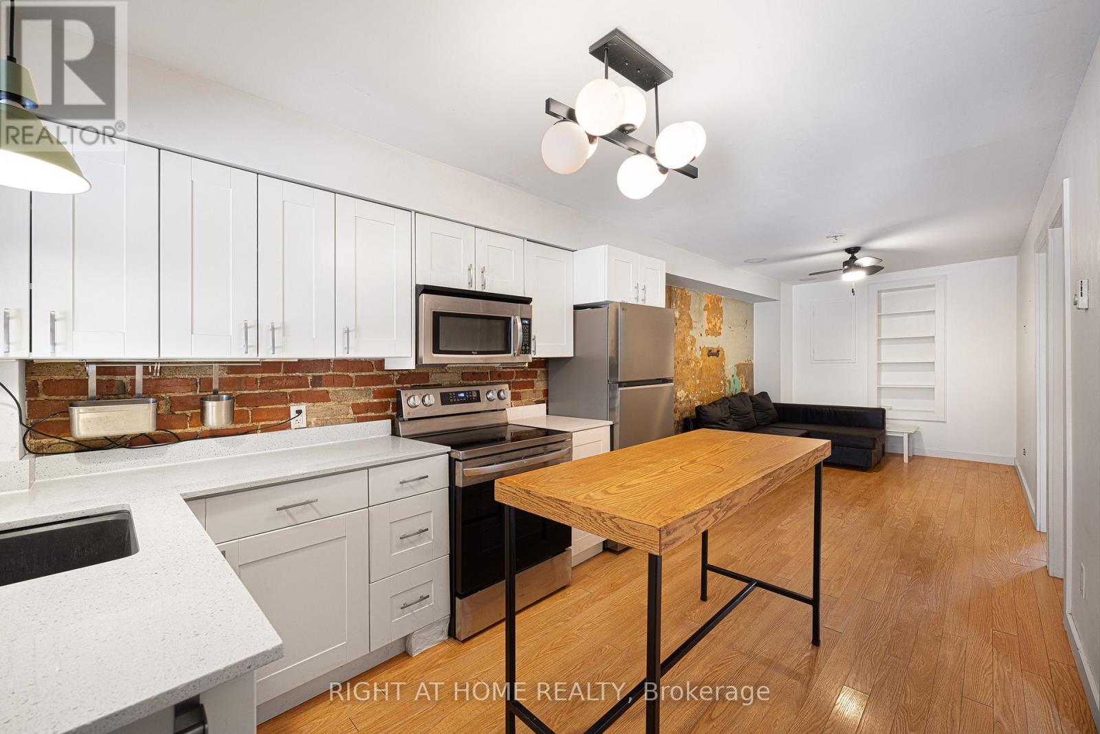 729 Indian Road, Toronto, Ontario  M6P 2E2 - Photo 5 - W12486002