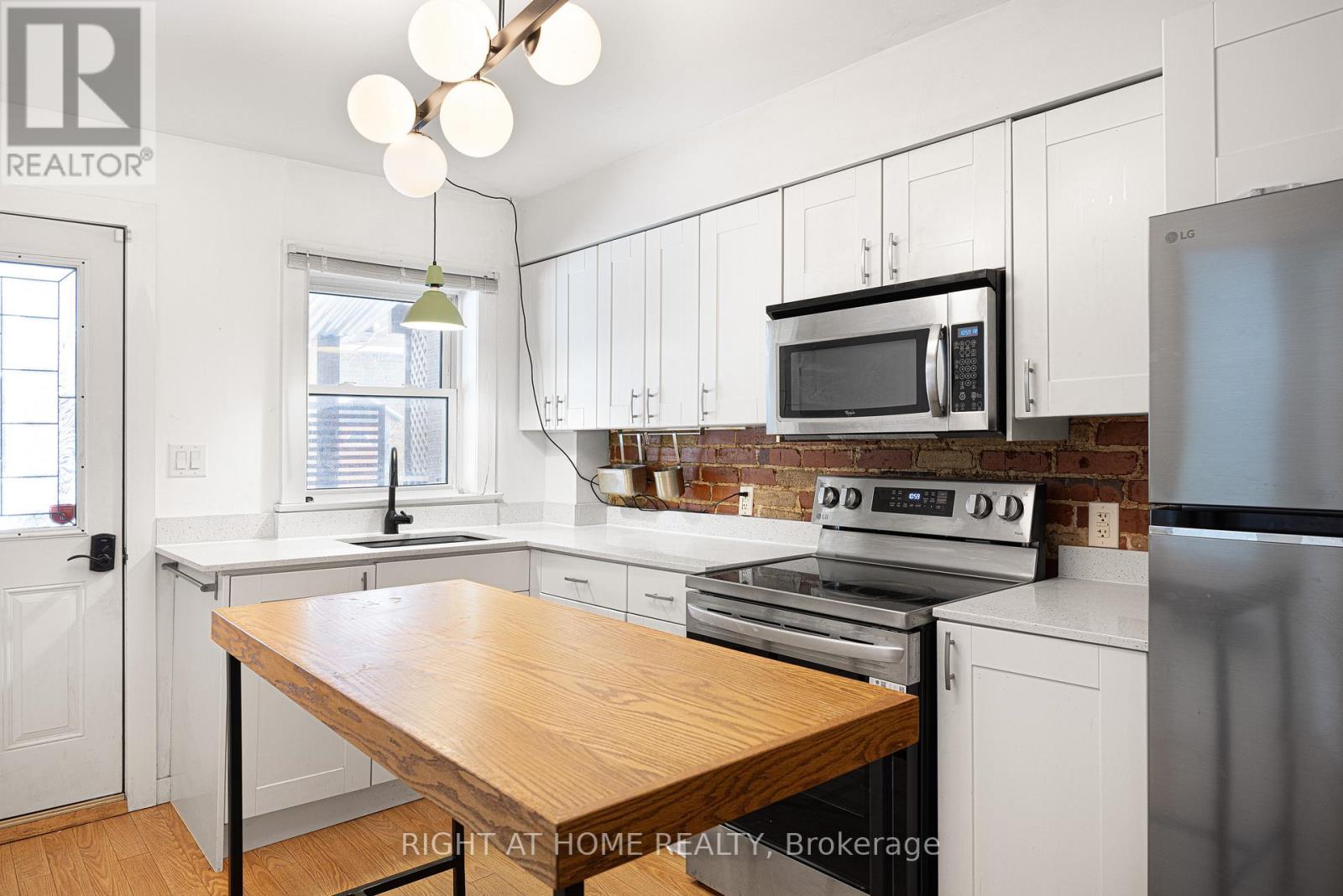 729 Indian Road, Toronto, Ontario  M6P 2E2 - Photo 7 - W12486002