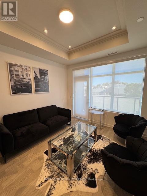 123 Maurice Drive, Oakville, Ontario  L6K 2W6 - Photo 2 - W12486010