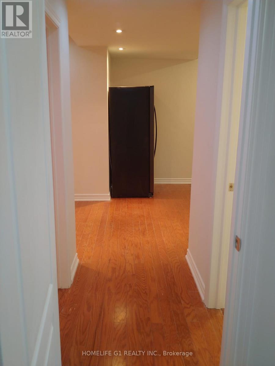 4900 Sebastian Drive, Mississauga, Ontario  L5M 7L8 - Photo 3 - W12486014