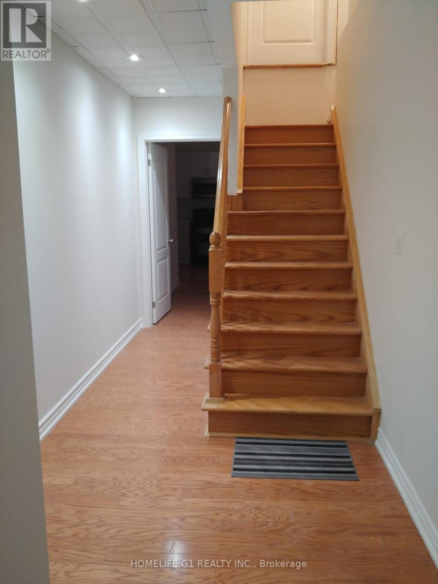 4900 Sebastian Drive, Mississauga, Ontario  L5M 7L8 - Photo 4 - W12486014