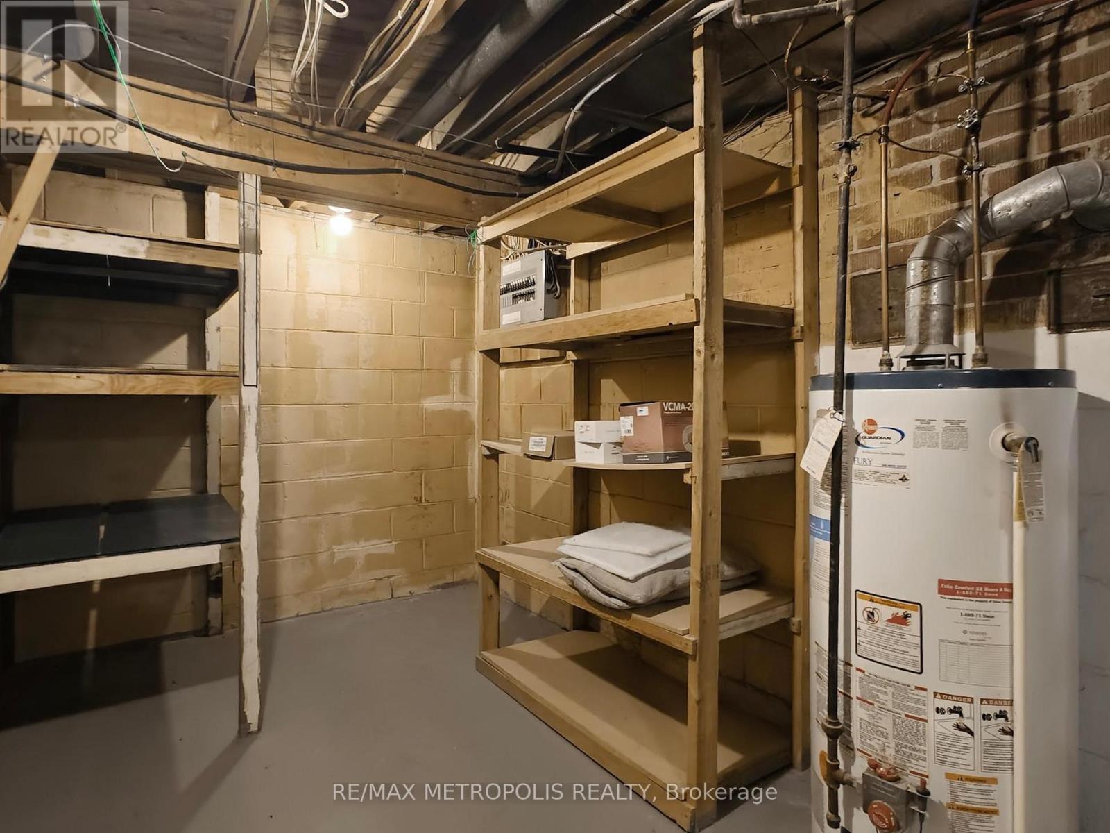 2098 Maplewood Drive, Burlington, Ontario  L7R 2C5 - Photo 42 - W12486018