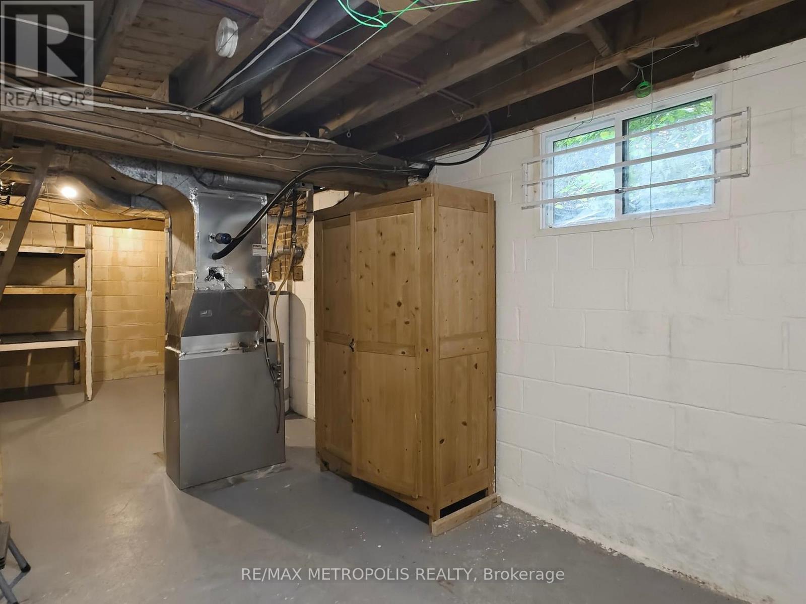 2098 Maplewood Drive, Burlington, Ontario  L7R 2C5 - Photo 43 - W12486018