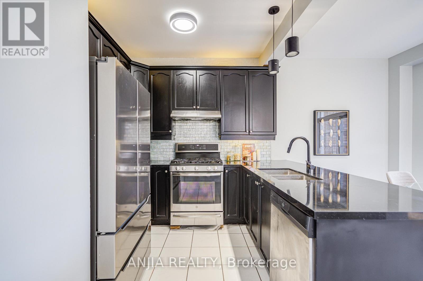 66 Alfred Paterson Drive, Markham, Ontario  L6E 1J5 - Photo 14 - N12486048