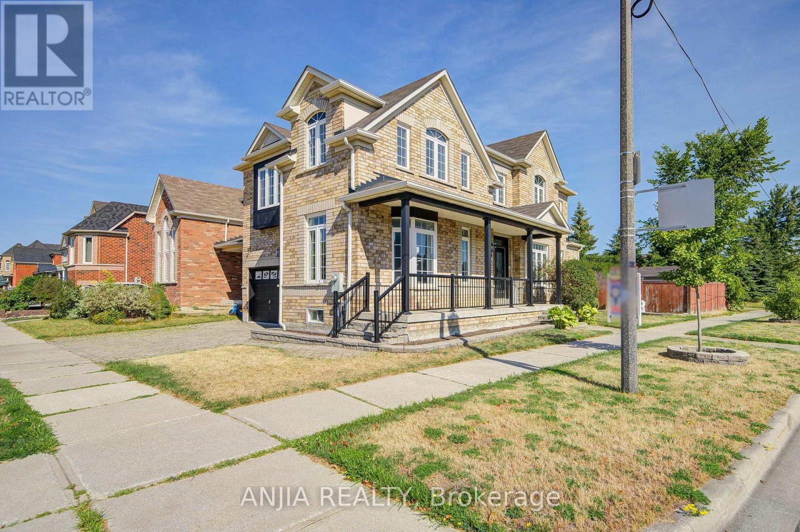 66 Alfred Paterson Drive, Markham, Ontario  L6E 1J5 - Photo 2 - N12486048