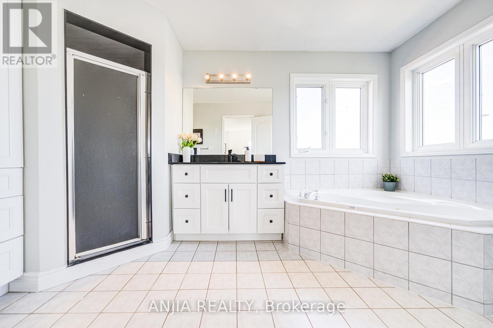 66 Alfred Paterson Drive, Markham, Ontario  L6E 1J5 - Photo 30 - N12486048