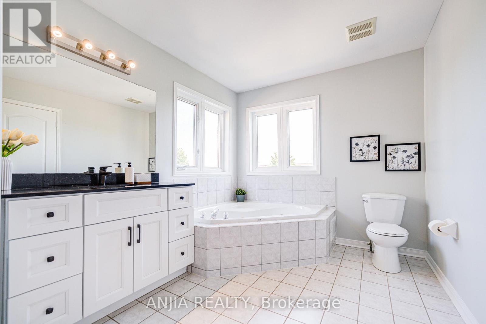 66 Alfred Paterson Drive, Markham, Ontario  L6E 1J5 - Photo 31 - N12486048