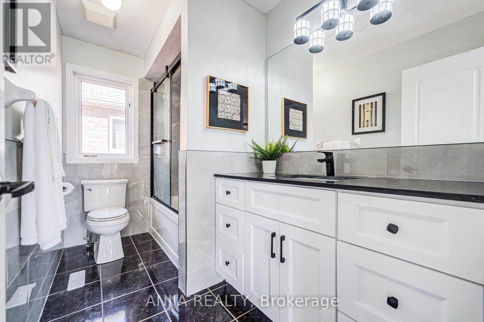 66 Alfred Paterson Drive, Markham, Ontario  L6E 1J5 - Photo 34 - N12486048