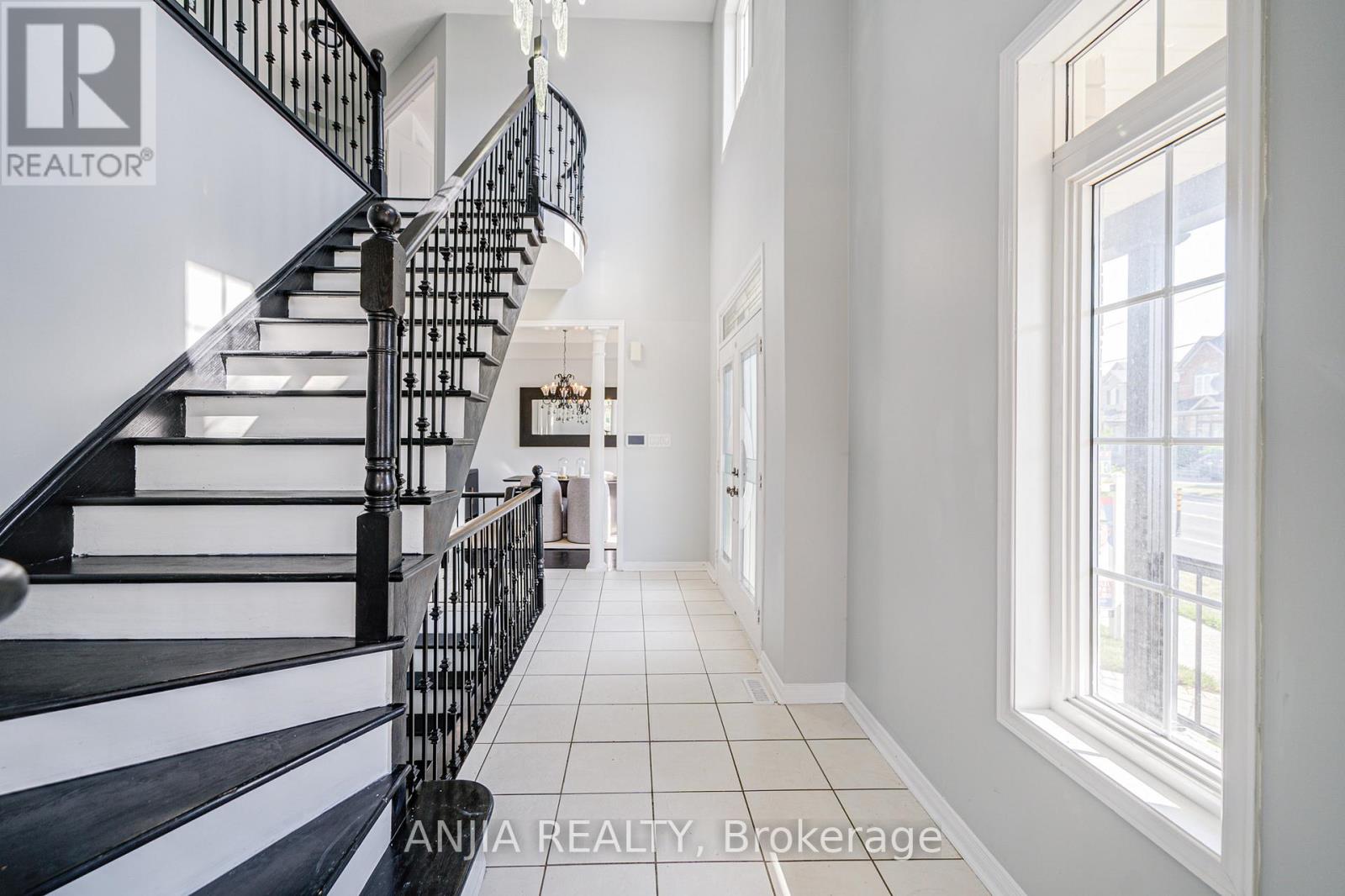 66 Alfred Paterson Drive, Markham, Ontario  L6E 1J5 - Photo 6 - N12486048