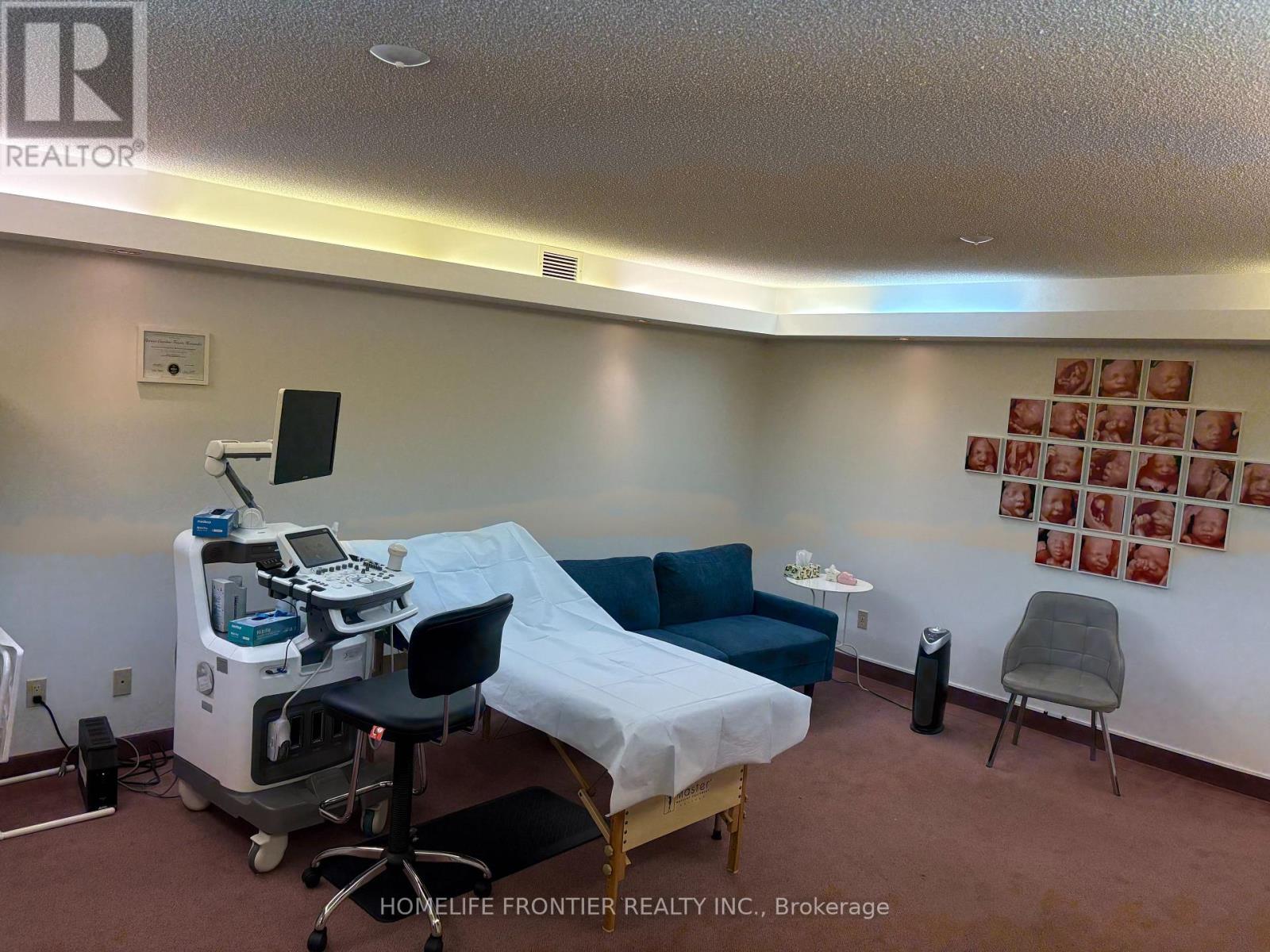 Ll5 - 390 Davis Drive, Newmarket, Ontario  L3Y 8J8 - Photo 10 - N12486069