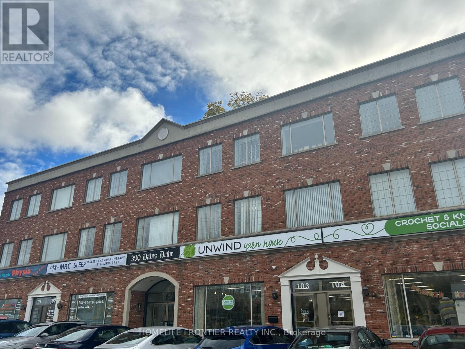 Ll5 - 390 Davis Drive, Newmarket, Ontario  L3Y 8J8 - Photo 2 - N12486069