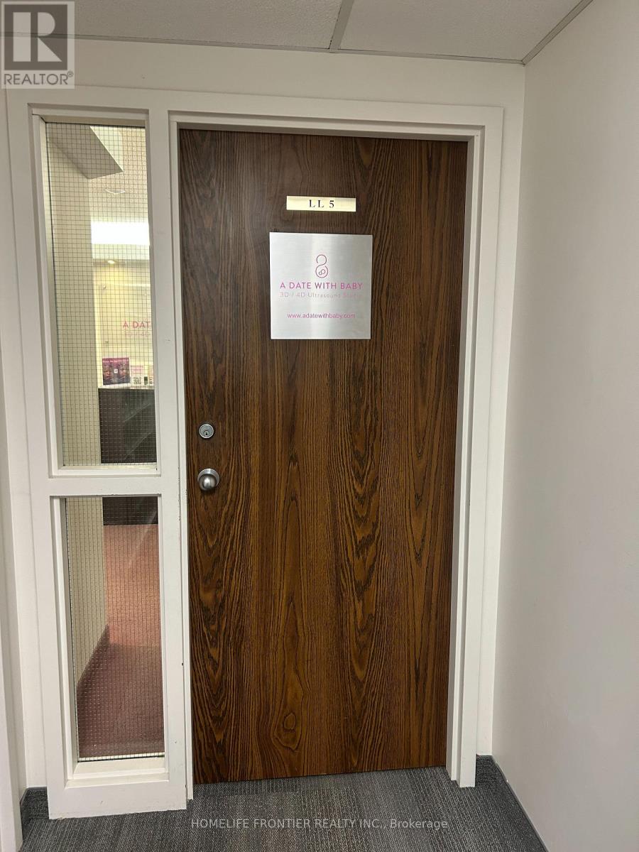 Ll5 - 390 Davis Drive, Newmarket, Ontario  L3Y 8J8 - Photo 4 - N12486069