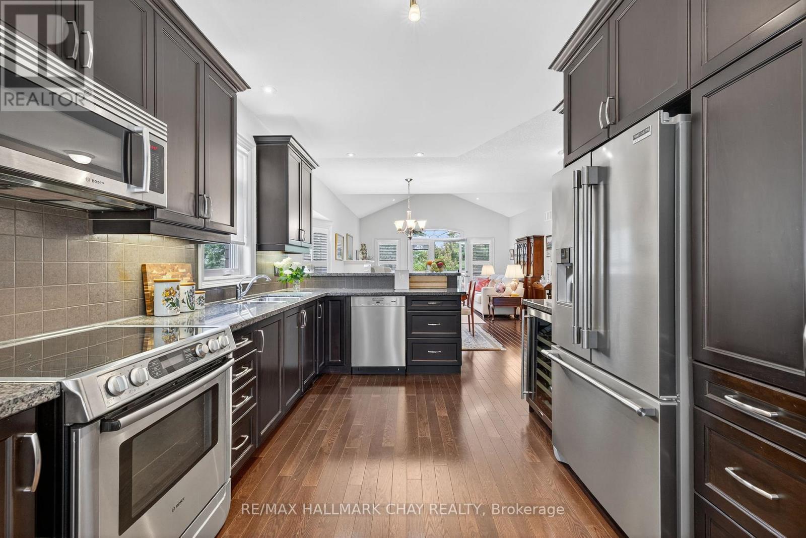 199 Ridge Way, New Tecumseth, Ontario  L9R 0K5 - Photo 8 - N12486096