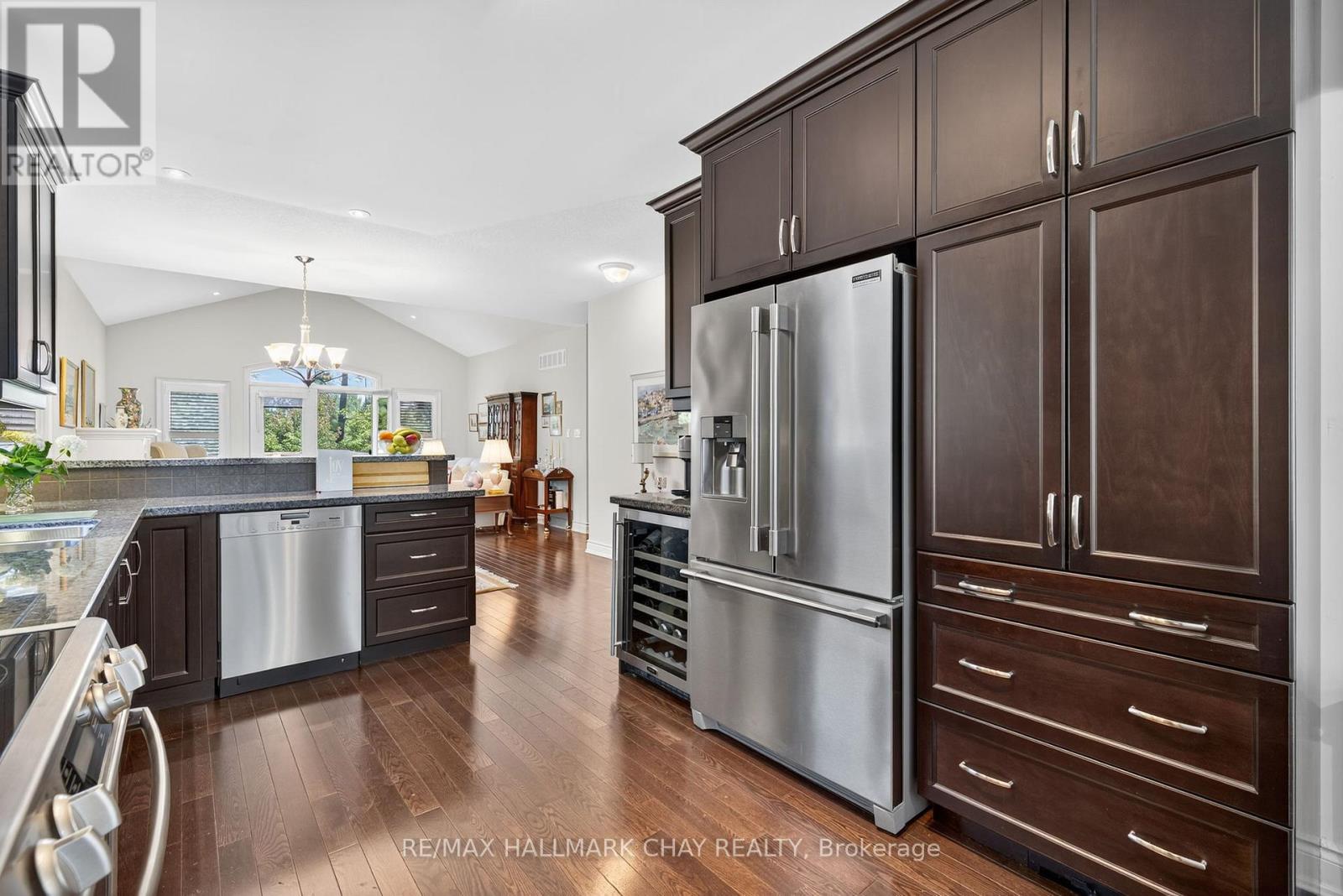 199 Ridge Way, New Tecumseth, Ontario  L9R 0K5 - Photo 9 - N12486096