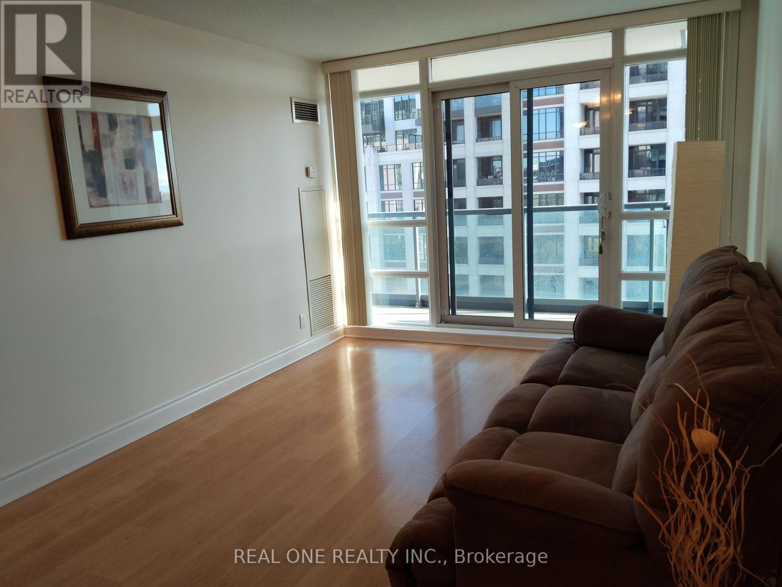 703 - 75 South Town Centre Boulevard, Markham, Ontario  L6G 0B3 - Photo 3 - N12486101