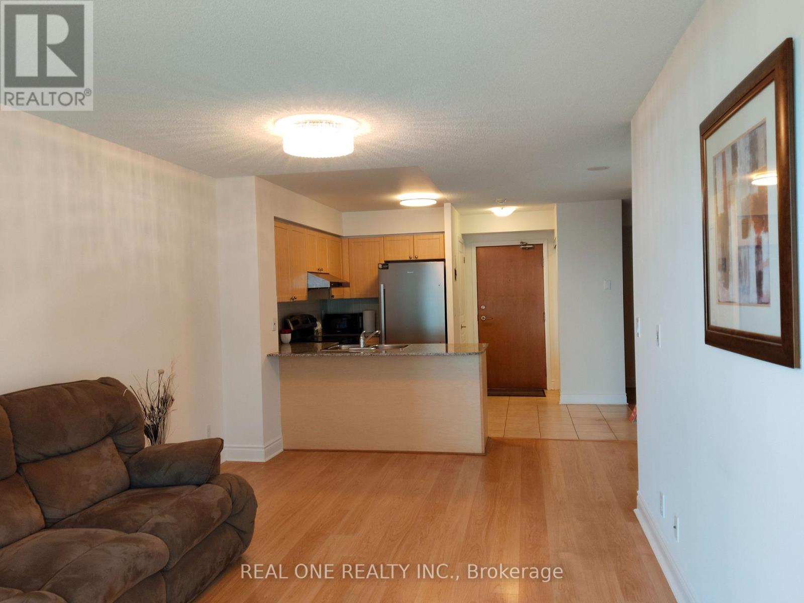 703 - 75 South Town Centre Boulevard, Markham, Ontario  L6G 0B3 - Photo 4 - N12486101