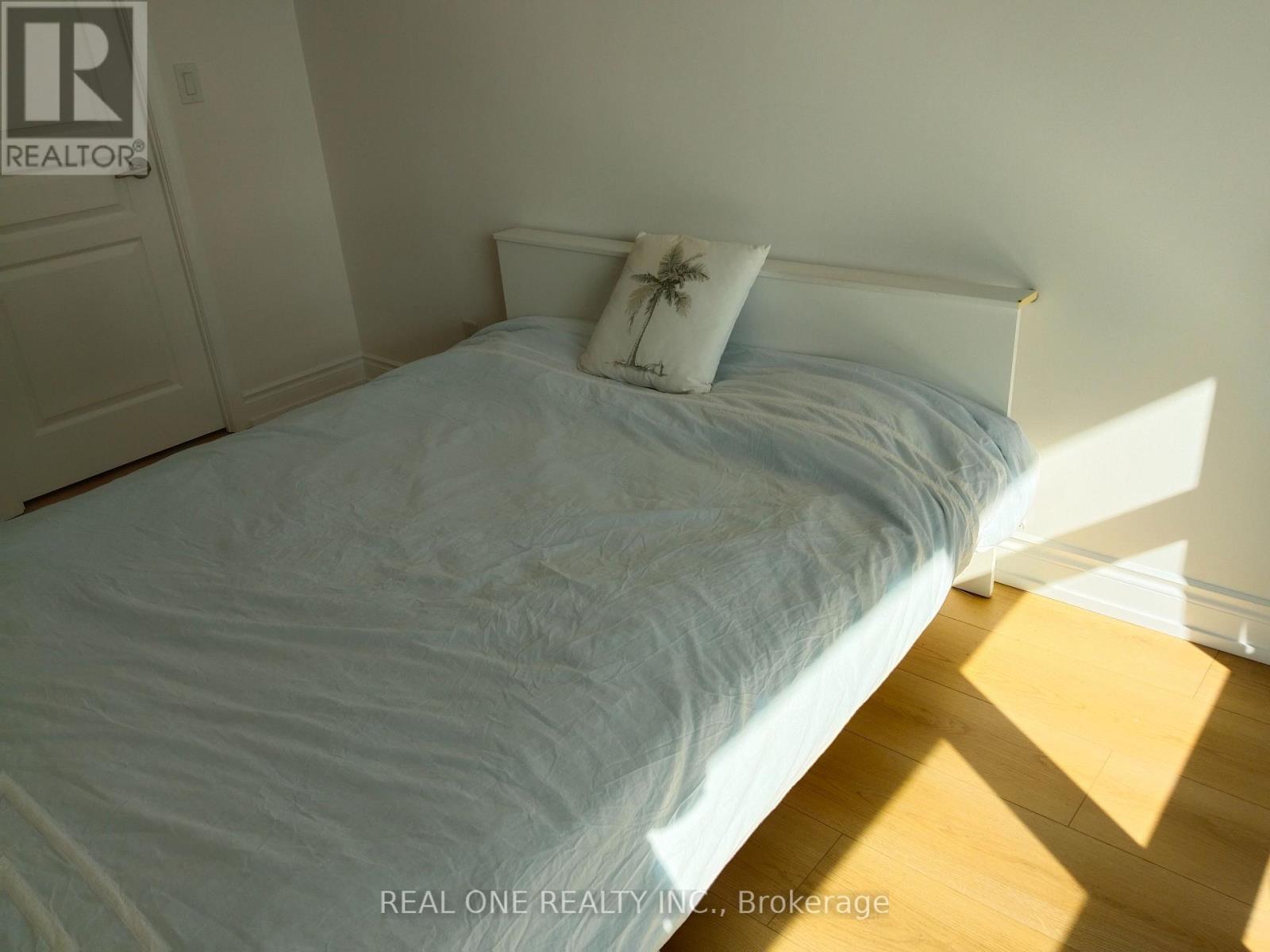 703 - 75 South Town Centre Boulevard, Markham, Ontario  L6G 0B3 - Photo 8 - N12486101