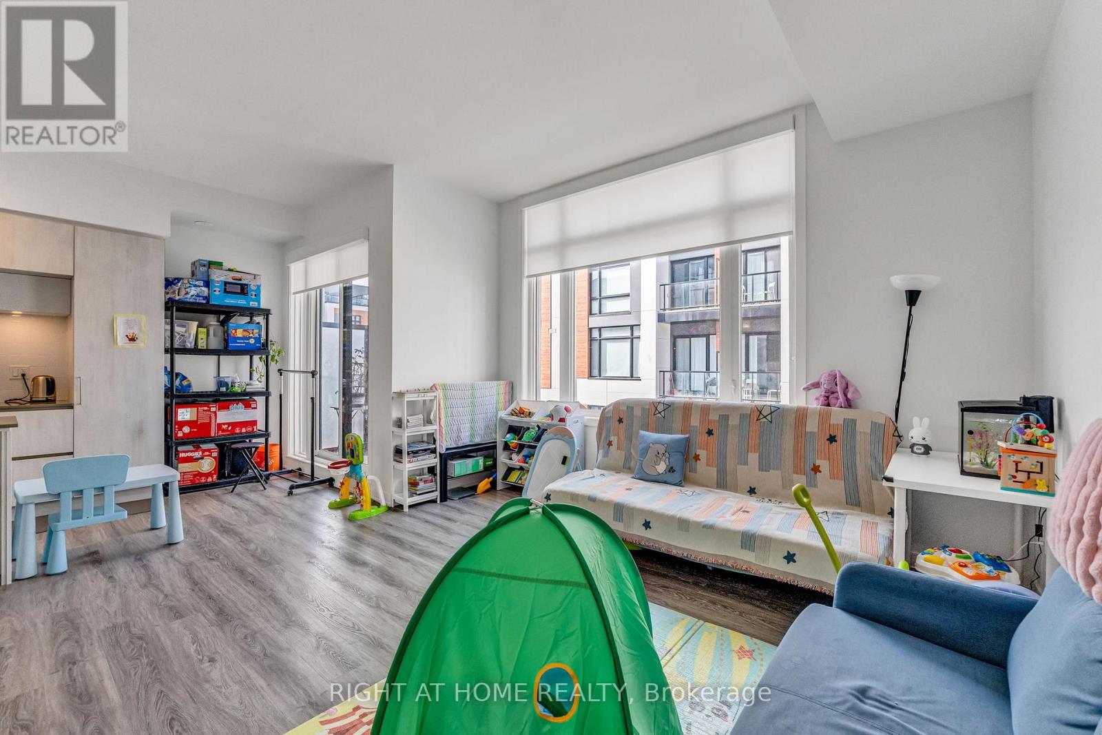 907 - 2 Steckley House Lane, Richmond Hill, Ontario  L4S 0N4 - Photo 17 - N12486104