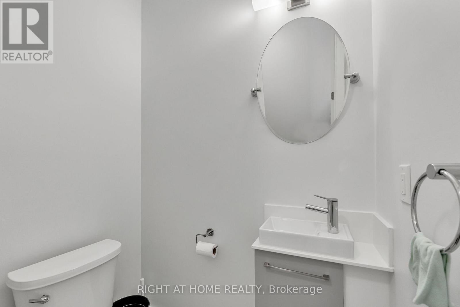 907 - 2 Steckley House Lane, Richmond Hill, Ontario  L4S 0N4 - Photo 19 - N12486104