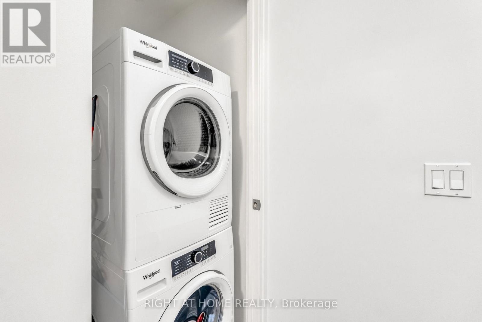 907 - 2 Steckley House Lane, Richmond Hill, Ontario  L4S 0N4 - Photo 24 - N12486104