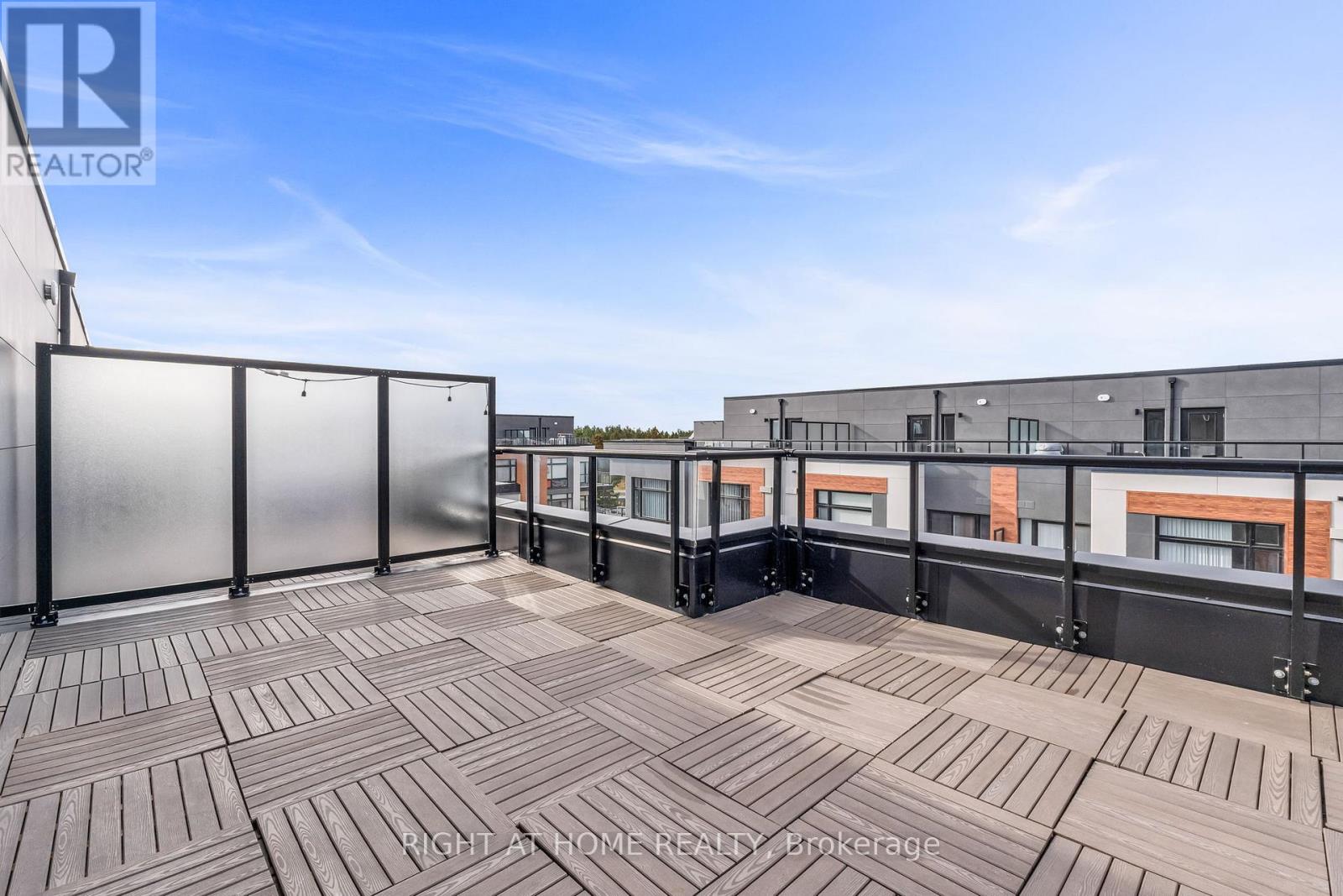 907 - 2 Steckley House Lane, Richmond Hill, Ontario  L4S 0N4 - Photo 8 - N12486104