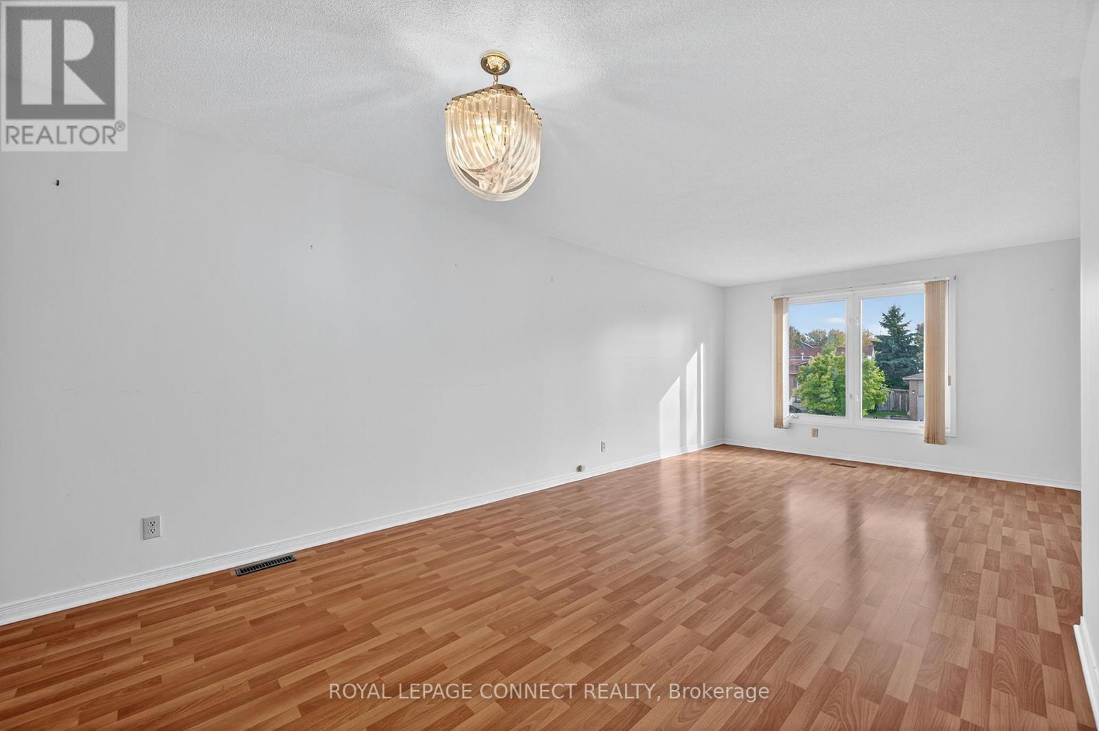 75 Hudson Crescent, Bradford West Gwillimbury (Bradford), Ontario  L3Z 2K1 - Photo 10 - N12486118