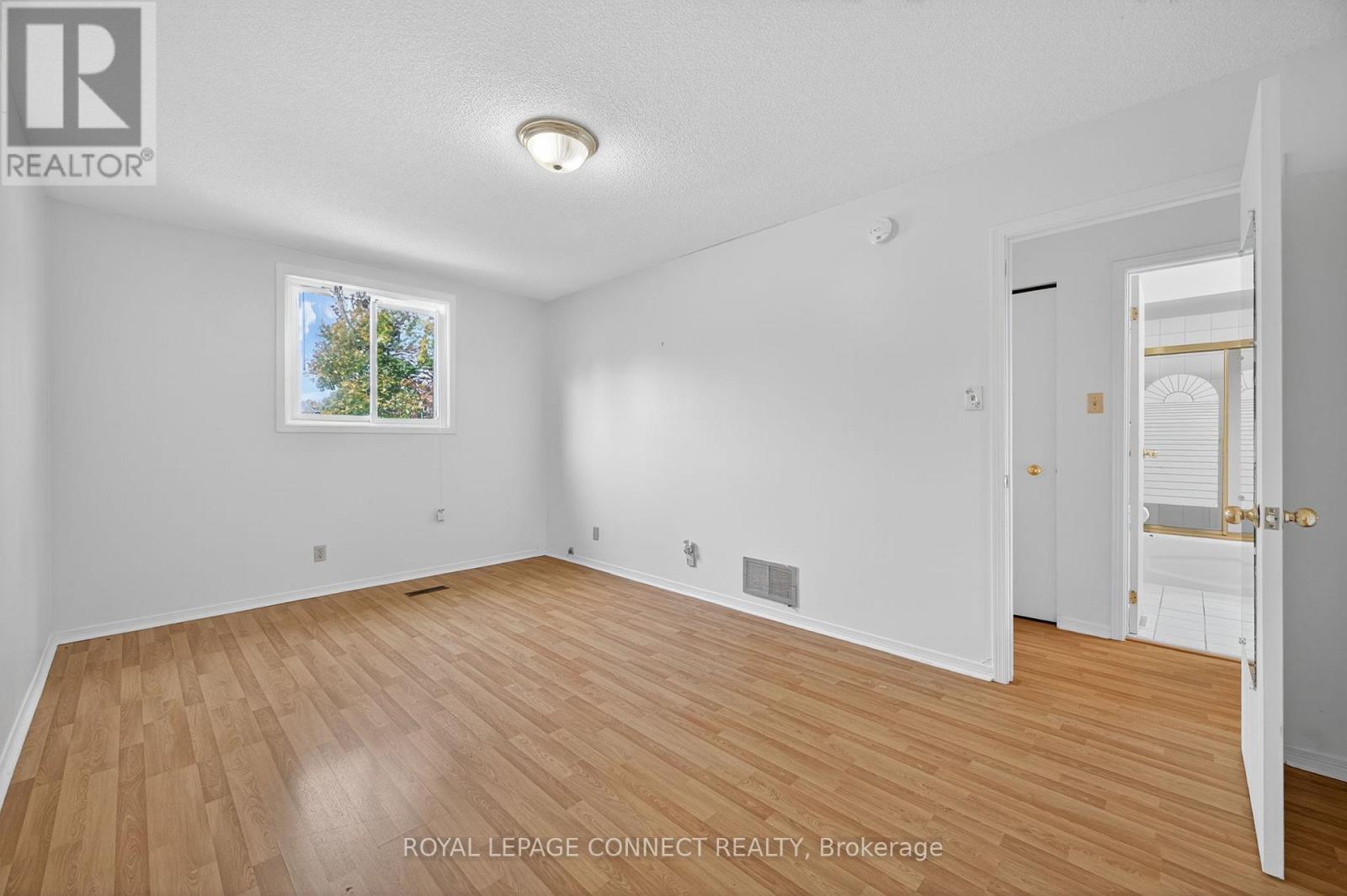 75 Hudson Crescent, Bradford West Gwillimbury (Bradford), Ontario  L3Z 2K1 - Photo 19 - N12486118