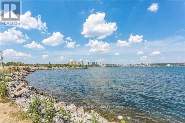 41 Gowan Street, Barrie, Ontario  L4N 2P1 - Photo 12 - S12486117