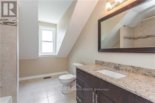 41 Gowan Street, Barrie, Ontario  L4N 2P1 - Photo 9 - S12486117