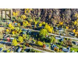 2073 Raspberry Road, robson, British Columbia