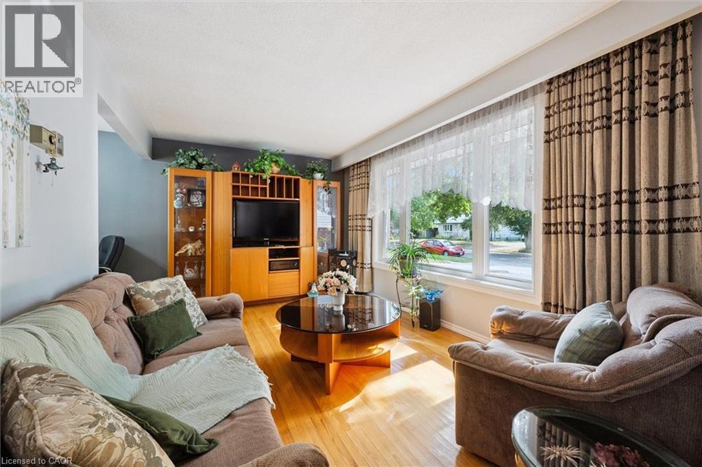 33 Hastings Boulevard, Guelph, Ontario  N1E 4G3 - Photo 4 - 40783802