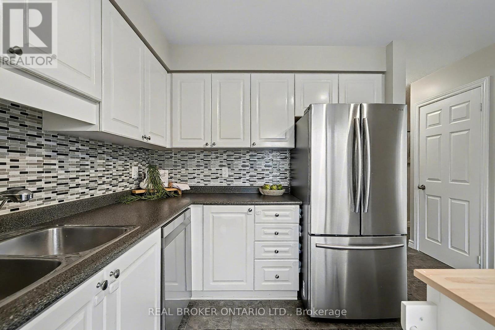 147 General Drive, Kitchener, Ontario  N2K 3S7 - Photo 14 - X12485989