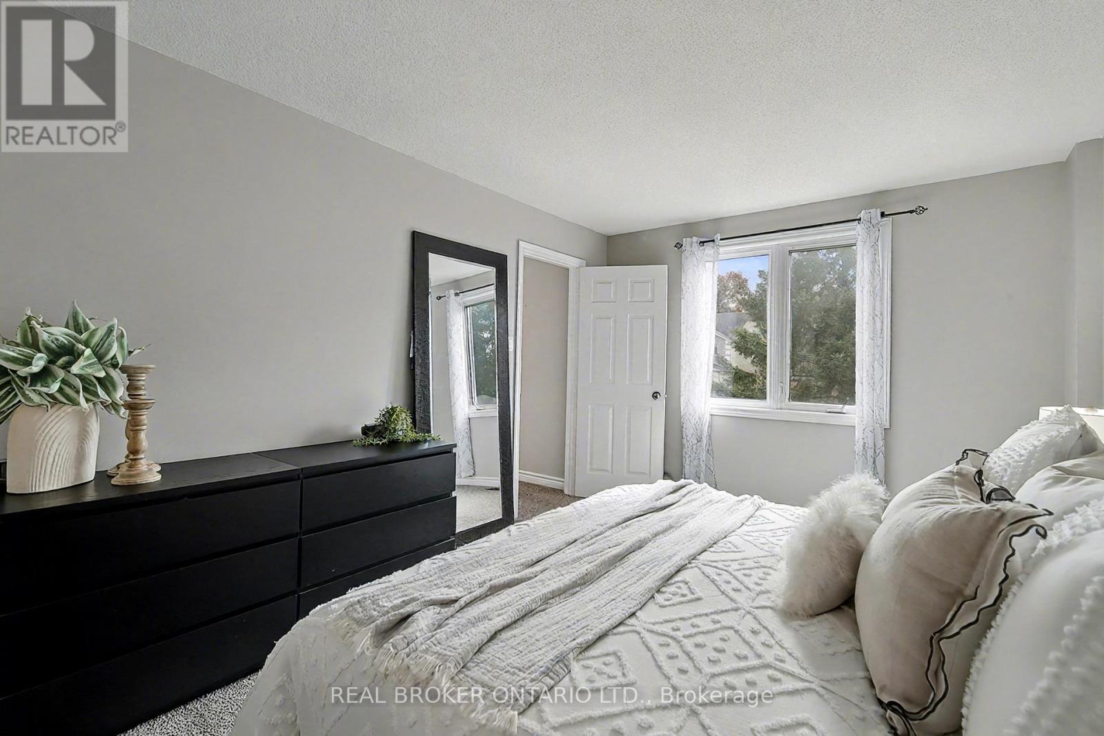 147 General Drive, Kitchener, Ontario  N2K 3S7 - Photo 21 - X12485989