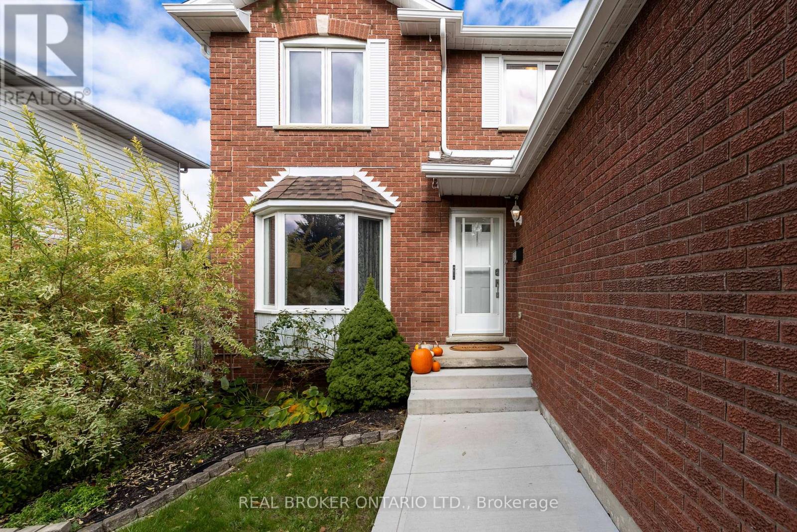 147 General Drive, Kitchener, Ontario  N2K 3S7 - Photo 4 - X12485989