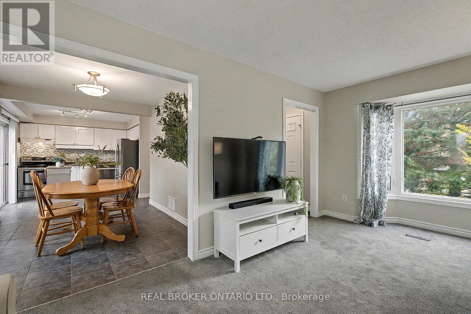 147 General Drive, Kitchener, Ontario  N2K 3S7 - Photo 9 - X12485989