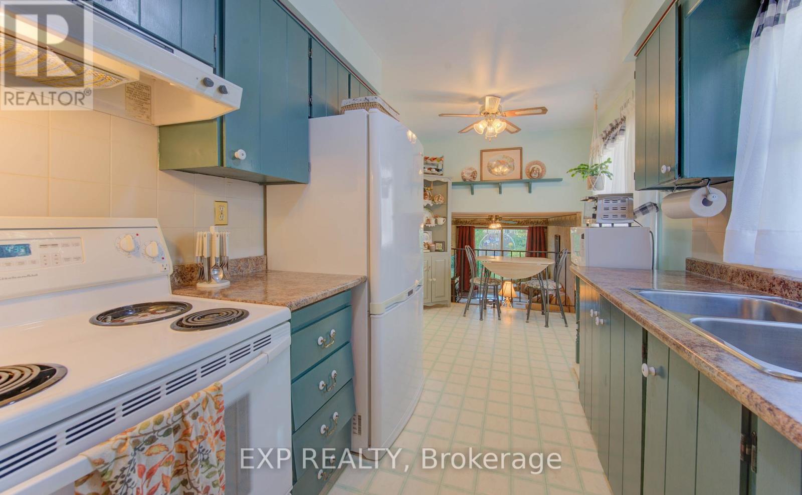 92 Halifax Drive, Kitchener, Ontario  N2B 3K7 - Photo 13 - X12486022