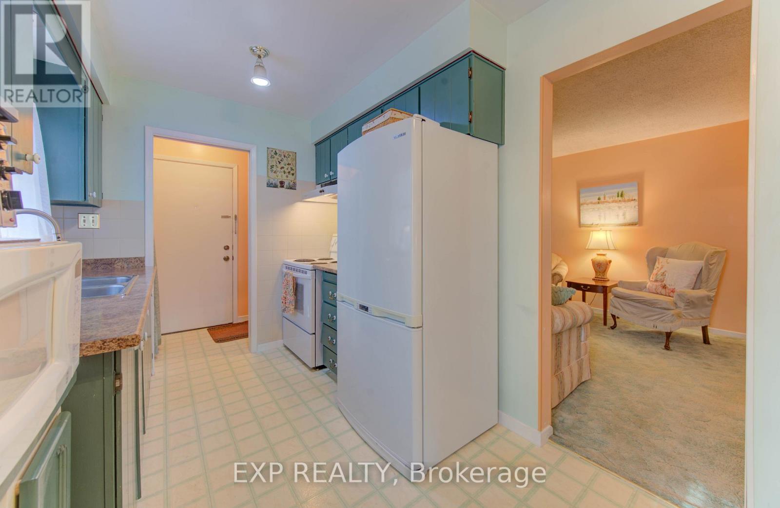 92 Halifax Drive, Kitchener, Ontario  N2B 3K7 - Photo 17 - X12486022