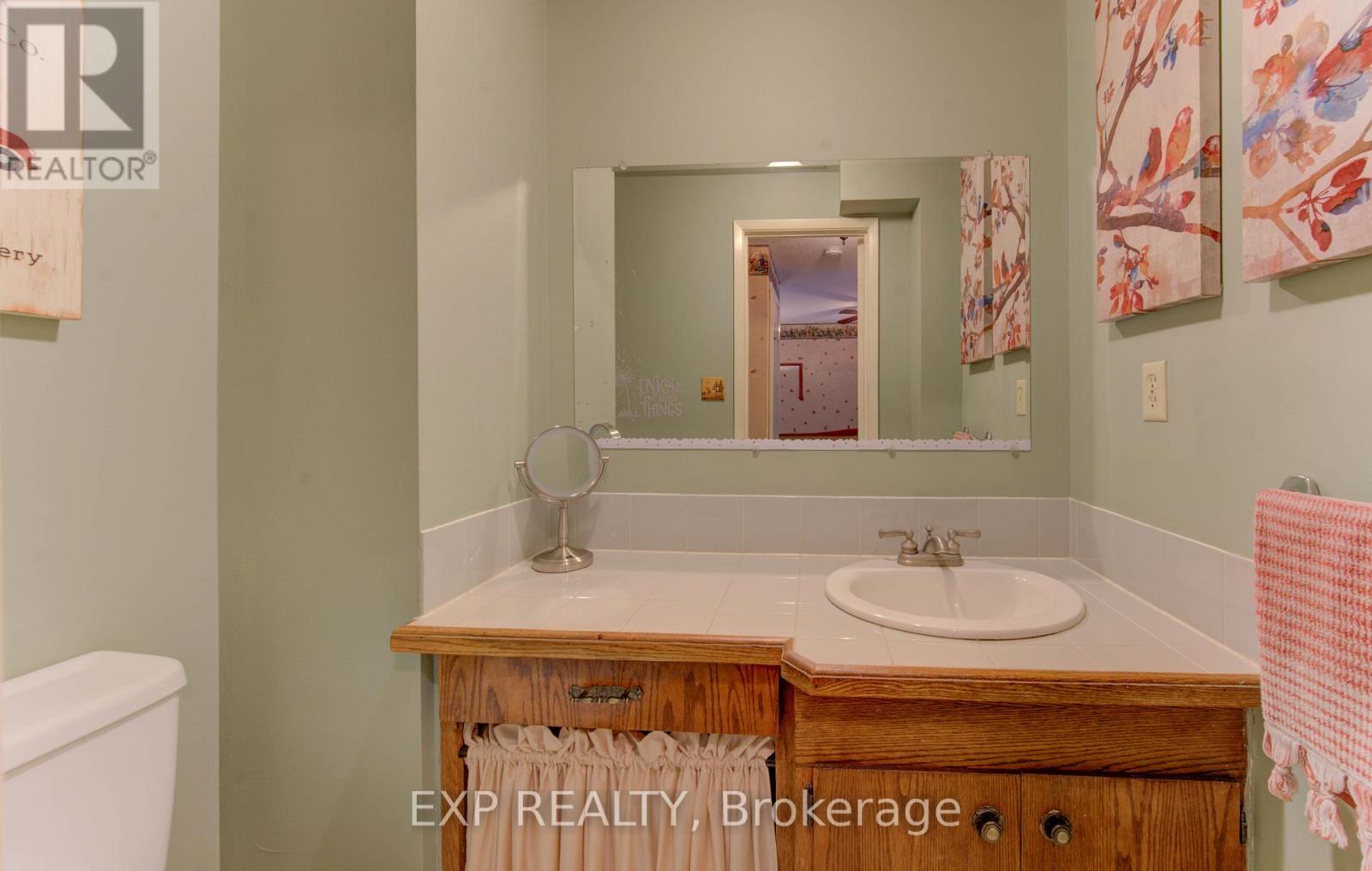 92 Halifax Drive, Kitchener, Ontario  N2B 3K7 - Photo 18 - X12486022